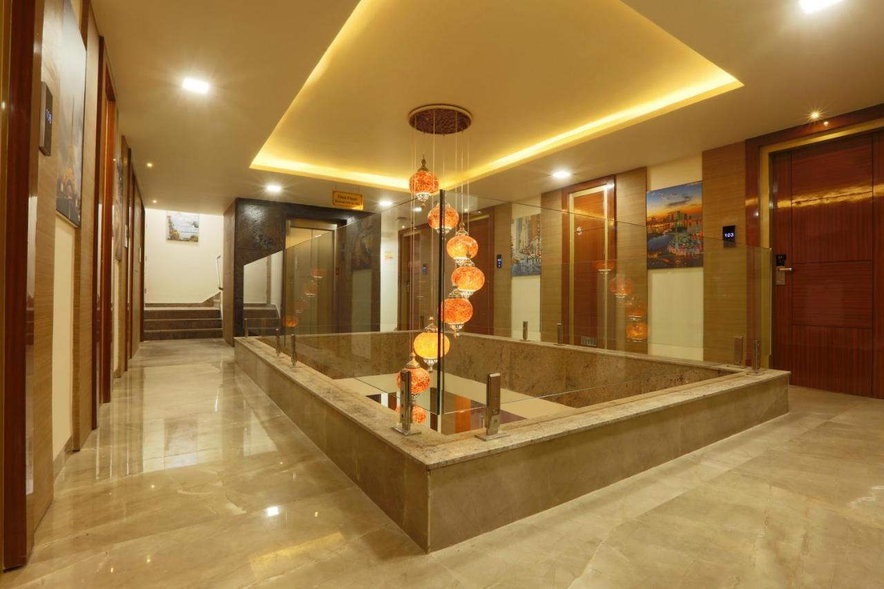 Hotel Omega - Gurgaon Central Buitenkant foto